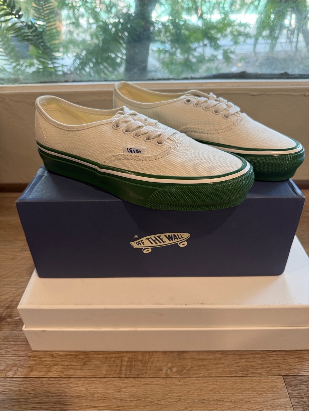 Vans White Canvas Low-Top Sneakers with Green Platform Sole